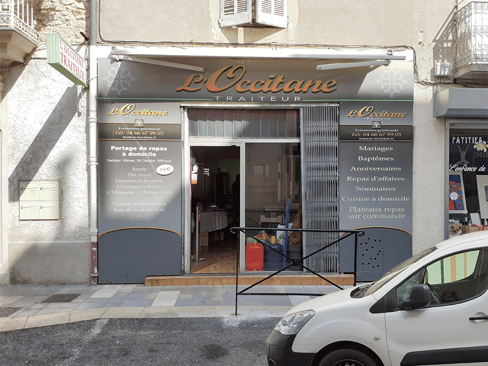 deventure l'occitane traiteur à nîmes, avec camion de livraison de la société l'occitane traiteur